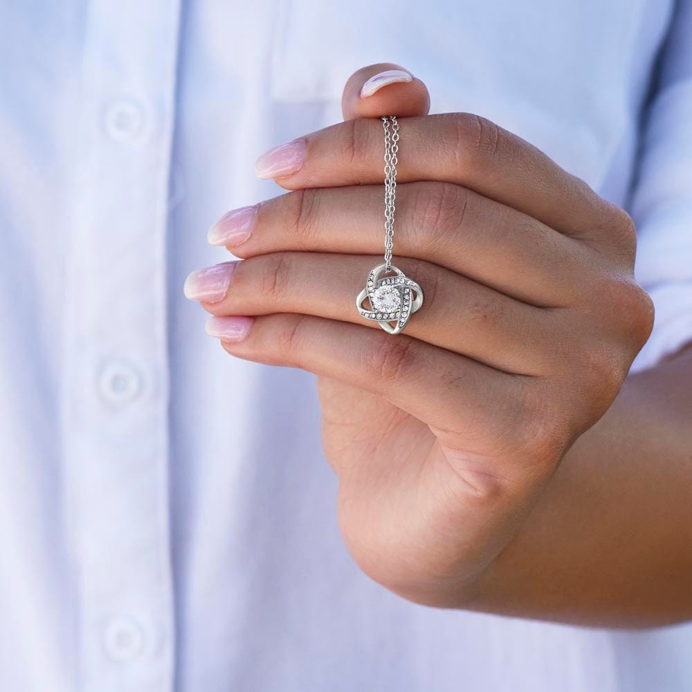 Stunning Wife - Vesta Knot Necklace