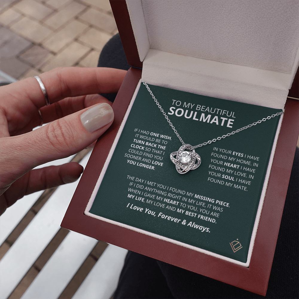 Vesta Knot Necklace - Soulmate My Best Friend